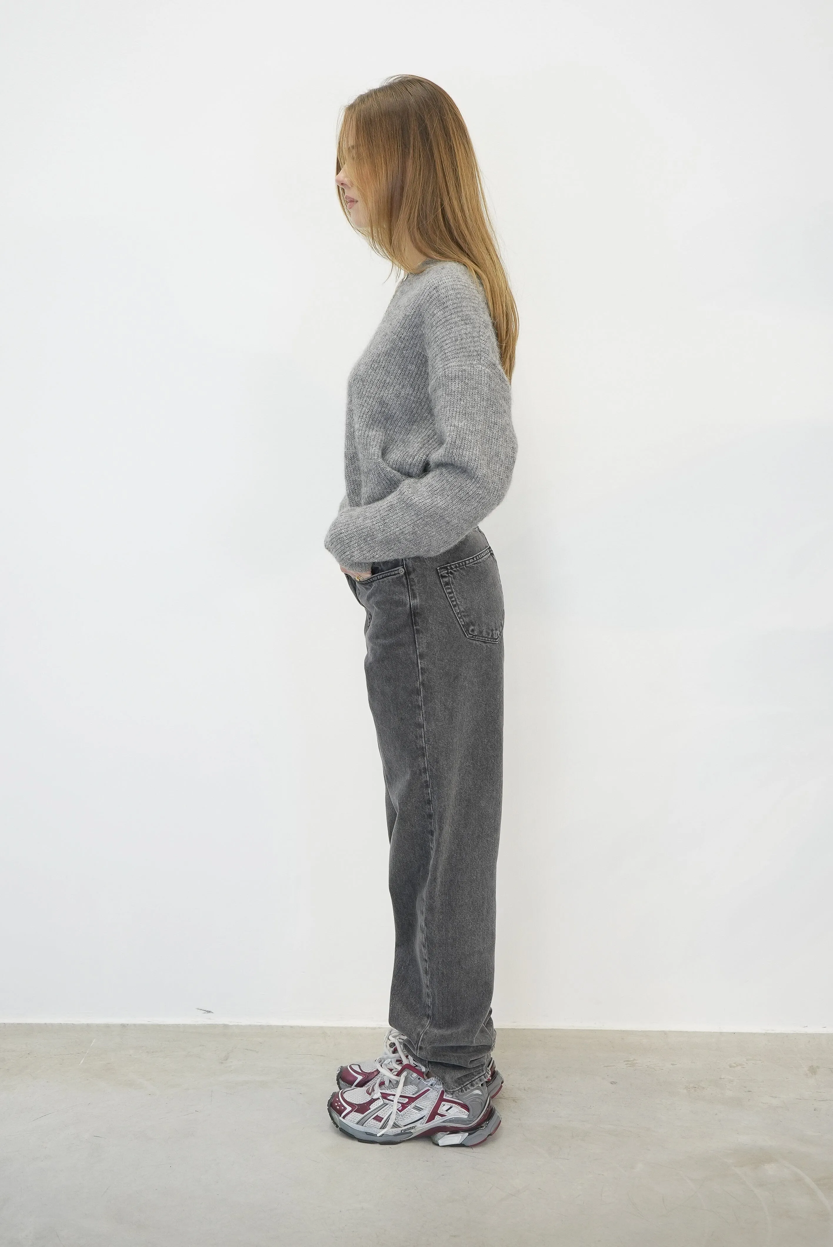 ALPHA V-NECK WOOL PULLOVER IN GREY